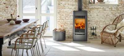 Scan 65-1 in Scandinavisch interieur voor een lichte bakstenen muur