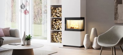 Witte woonkamer met zwarte inzethaard Scan 5003 FR met glas rechts en