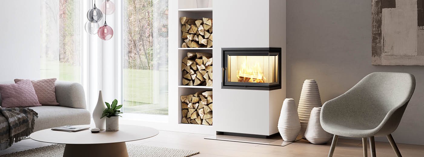 Witte woonkamer met zwarte inzethaard Scan 5003 FR met glas rechts en